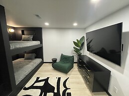 Chic Mountain Creek Chalet