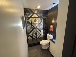 Chic Mountain Creek Chalet