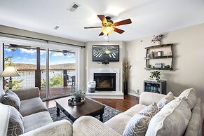Family Lakefront Oasis