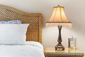 Great Day - Picture-perfect Condo in Pointe Royale