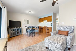 Great Day - Picture-perfect Condo in Pointe Royale