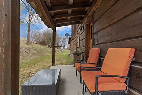 Costitch Lake Homestead Extraordinary Views!