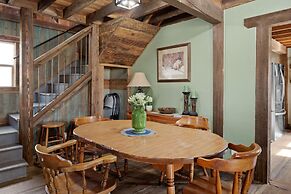 Costitch Lake Homestead Extraordinary Views!