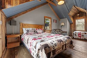 Costitch Lake Homestead Extraordinary Views!