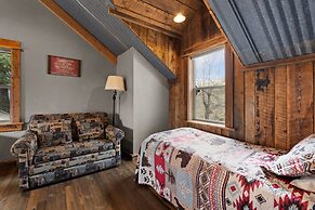 Costitch Lake Homestead Extraordinary Views!