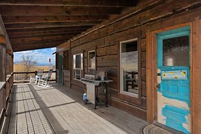 Costitch Lake Homestead Extraordinary Views!