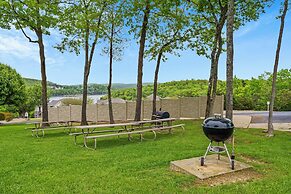 Lake Hideaway Waterfront Condo w/ Resort Perks!