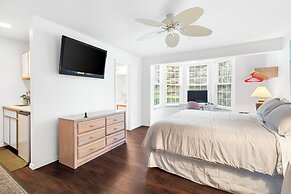 Lake Hideaway Waterfront Condo w/ Resort Perks!