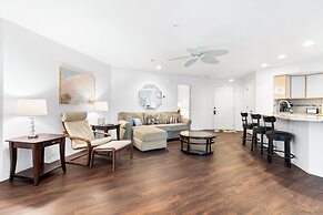 Lake Hideaway Waterfront Condo w/ Resort Perks!