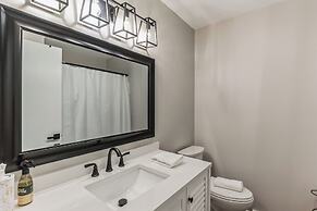 Luxurious 4BR Home, Pet Friendly!