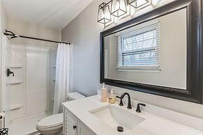 Luxurious 4BR Home, Pet Friendly!