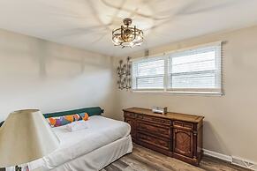 Luxurious 4BR Home, Pet Friendly!