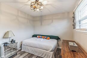 Luxurious 4BR Home, Pet Friendly!