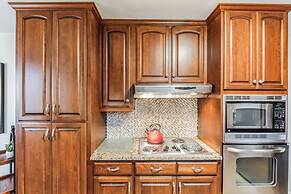 Luxurious 4BR Home, Pet Friendly!