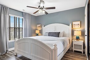 Eagle's Nest at The Club- Chic 2BR Golf View Condo