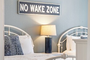 Eagle's Nest at The Club- Chic 2BR Golf View Condo