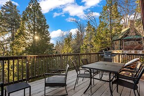 The Tranquil Pines A-frame Cabin Spectacular Views!