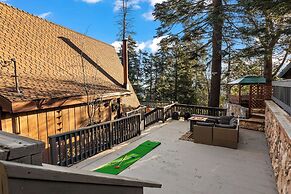 The Tranquil Pines A-frame Cabin Spectacular Views!