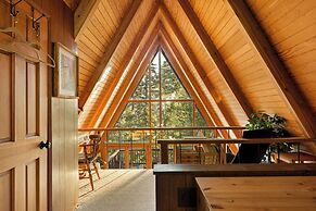 The Tranquil Pines A-frame Cabin Spectacular Views!