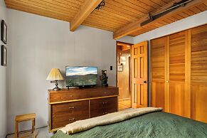 The Tranquil Pines A-frame Cabin Spectacular Views!