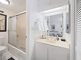 Kolu Honu Stunning Beachfront Condo for 2!