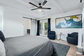 4 Bedroom Near Soco With a Private Pool & Sauna