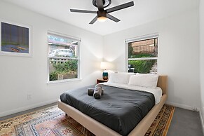 4 Bedroom Near Soco With a Private Pool & Sauna