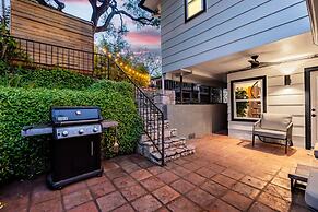 4 Bedroom Near Soco With a Private Pool & Sauna