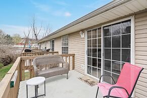 Branson Getaway - Condo for 6 in Epic Location!