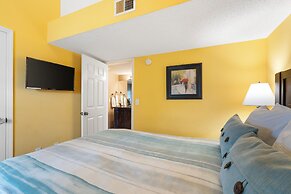 Branson Getaway - Condo for 6 in Epic Location!