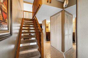 Branson Getaway - Condo for 6 in Epic Location!