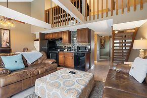 Branson Getaway - Condo for 6 in Epic Location!