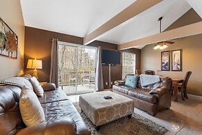 Branson Getaway - Condo for 6 in Epic Location!