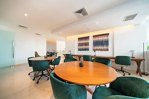 Marila - Luxury 3 BR - Ocean View & Pool