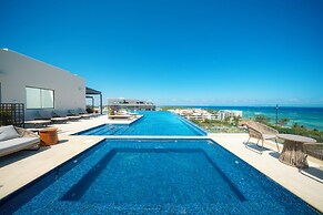 Marila - Luxury 3 BR - Ocean View & Pool