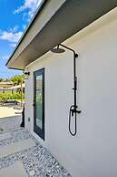 Stunning Poolside Luxury Retreat