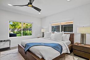 Stunning Poolside Luxury Retreat