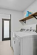 Stunning Poolside Luxury Retreat