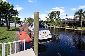 Stunning 3 Bd Pool House w Enchanting Water Views