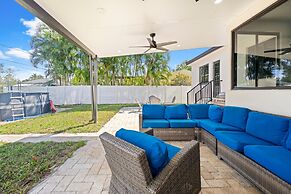 Stunning 3 Bd Pool House w Enchanting Water Views