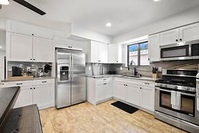 Stunning 3 Bd Pool House w Enchanting Water Views