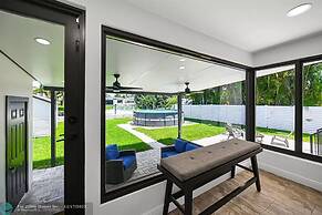 Stunning 3 Bd Pool House w Enchanting Water Views