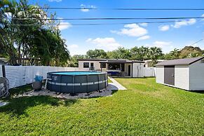 Stunning 3 Bd Pool House w Enchanting Water Views