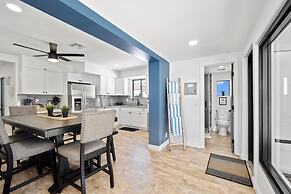 Stunning 3 Bd Pool House w Enchanting Water Views