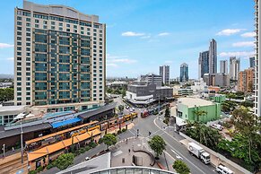 Private Q Tower Apartments - Wow Stay