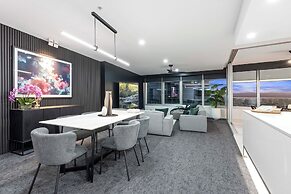 Private Q Tower Apartments - Wow Stay