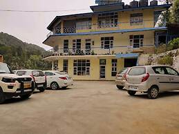 Goroomgo Sahara Inn Dalhousie