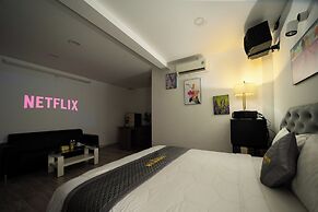 Golden Sun 3 Apartments