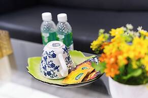 Golden Sun 3 Apartments