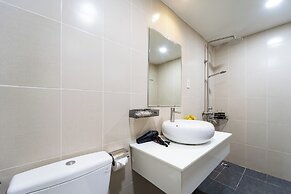 Golden Sun 3 Apartments